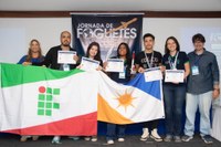 Professores orientadores e estudantes do IFTO de Colinas do Tocantins recebem medalha de prata em competição de lançamento de foguete na Obafog 2026