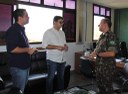 Reitor, Chefe de Gabinete da Reitoria e Comandante dialogando